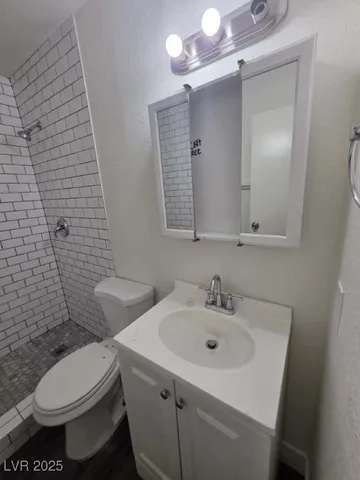 $1,200 | 1121 East Desert Inn Road, Unit 1, Las Vegas, NV 89109