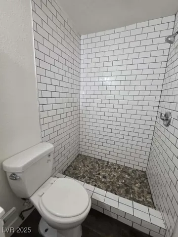 $1,200 | 1121 East Desert Inn Road, Unit 1, Las Vegas, NV 89109