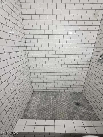 $1,200 | 1121 East Desert Inn Road, Unit 1, Las Vegas, NV 89109