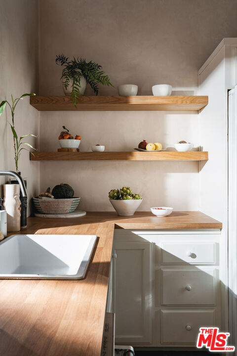 3450 Thacher Road Ojai, CA 93023 - Photo 9 of 33 a closeup of a sink