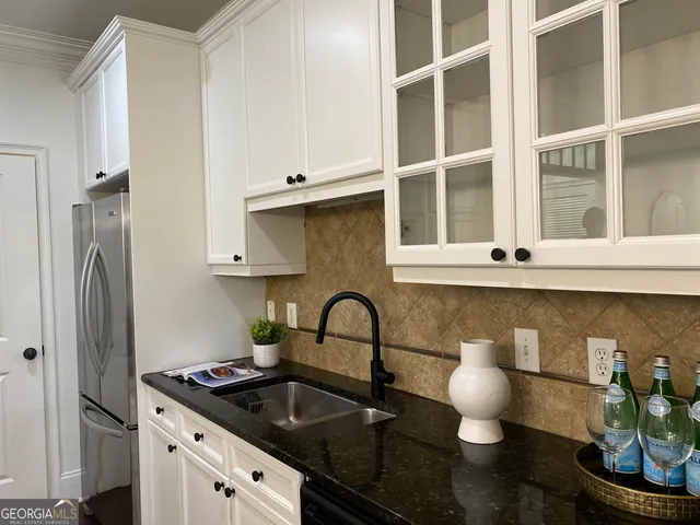 $429,000 | 825 Highland Lane Northeast, Unit 1111, Atlanta, GA 30306