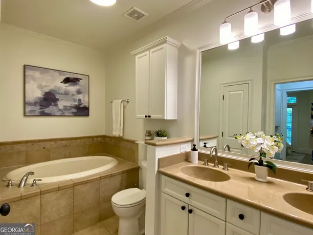 $429,000 | 825 Highland Lane Northeast, Unit 1111, Atlanta, GA 30306