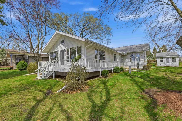 $2,199,000 | W3403 Orchard Avenue, Green Lake, WI 54941