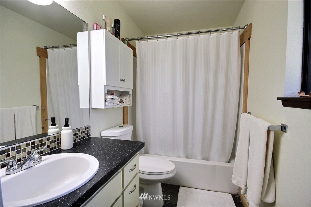 3611 Northeast 10th Court Renton, WA 98056 - Photo 13 of 20