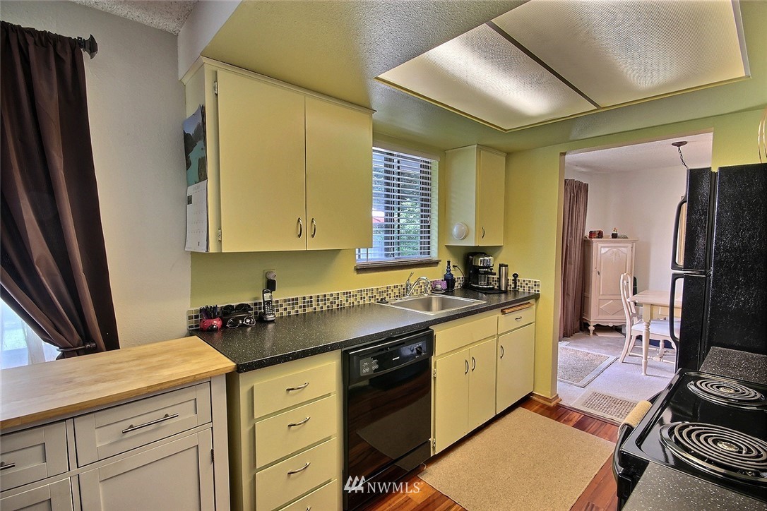 3611 Northeast 10th Court Renton, WA 98056 - Photo 9 of 20