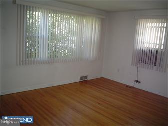 39 South Malin Road Broomall, PA 19008 - Photo 4 of 9 Gallery Image 4