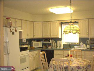 427 Densmore Road Philadelphia, PA 19116 - Photo 5 of 6 Gallery Image 5