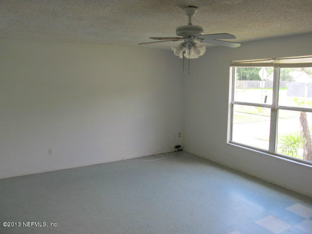 8331 Justin Road South Jacksonville, FL 32210 - Photo 2 of 9 Living Room