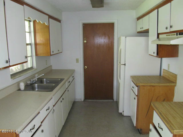 8331 Justin Road South Jacksonville, FL 32210 - Photo 4 of 9 Kitchen