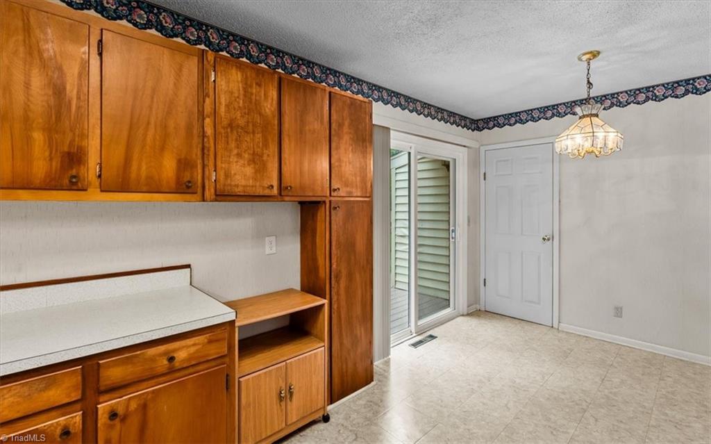 3404 Rolling Road High Point, NC 27265 - Photo 9 of 29