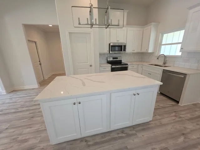 $369,900 | 110 Kikipua, Bastrop, TX 78602