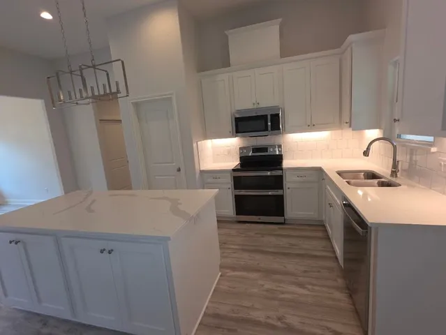 $369,900 | 110 Kikipua, Bastrop, TX 78602