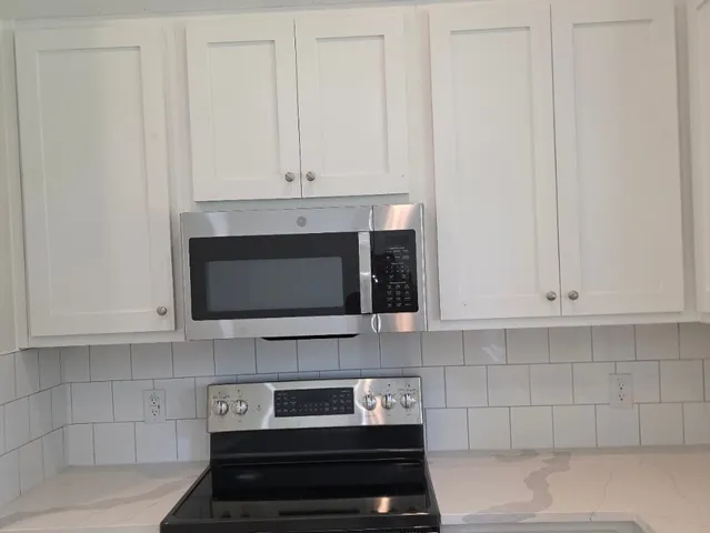 $369,900 | 110 Kikipua, Bastrop, TX 78602