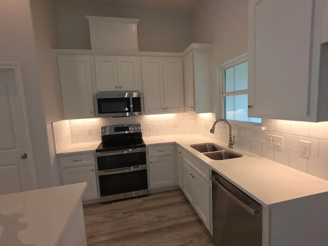 $369,900 | 110 Kikipua, Bastrop, TX 78602