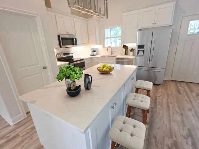 $369,900 | 110 Kikipua, Bastrop, TX 78602