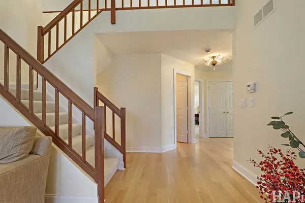 $925,000 | 897 Longmeadow Court, Unit 1044, Lake Barrington, IL 60010