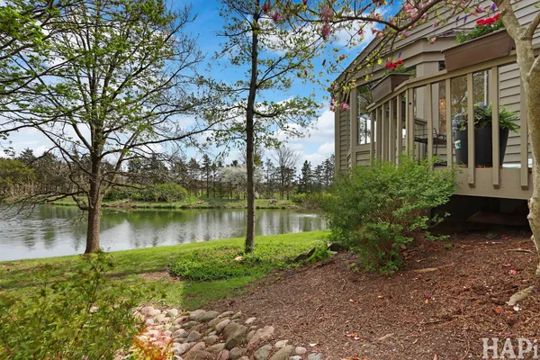 $925,000 | 897 Longmeadow Court, Unit 1044, Lake Barrington, IL 60010