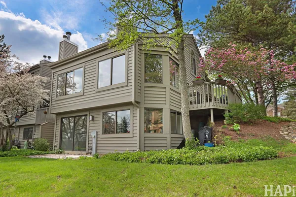 $925,000 | 897 Longmeadow Court, Unit 1044, Lake Barrington, IL 60010