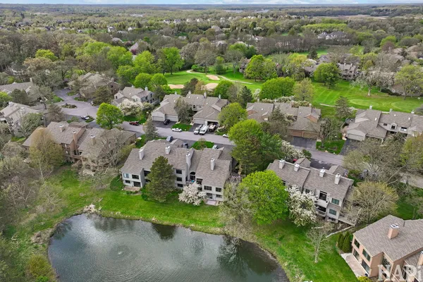 $925,000 | 897 Longmeadow Court, Unit 1044, Lake Barrington, IL 60010