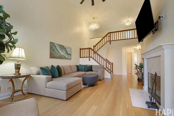$925,000 | 897 Longmeadow Court, Unit 1044, Lake Barrington, IL 60010