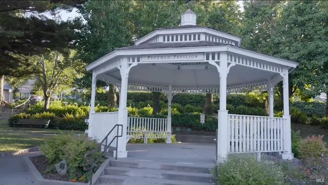 $1,995,000 | 33 Montecito Avenue, Corte Madera, CA 94925