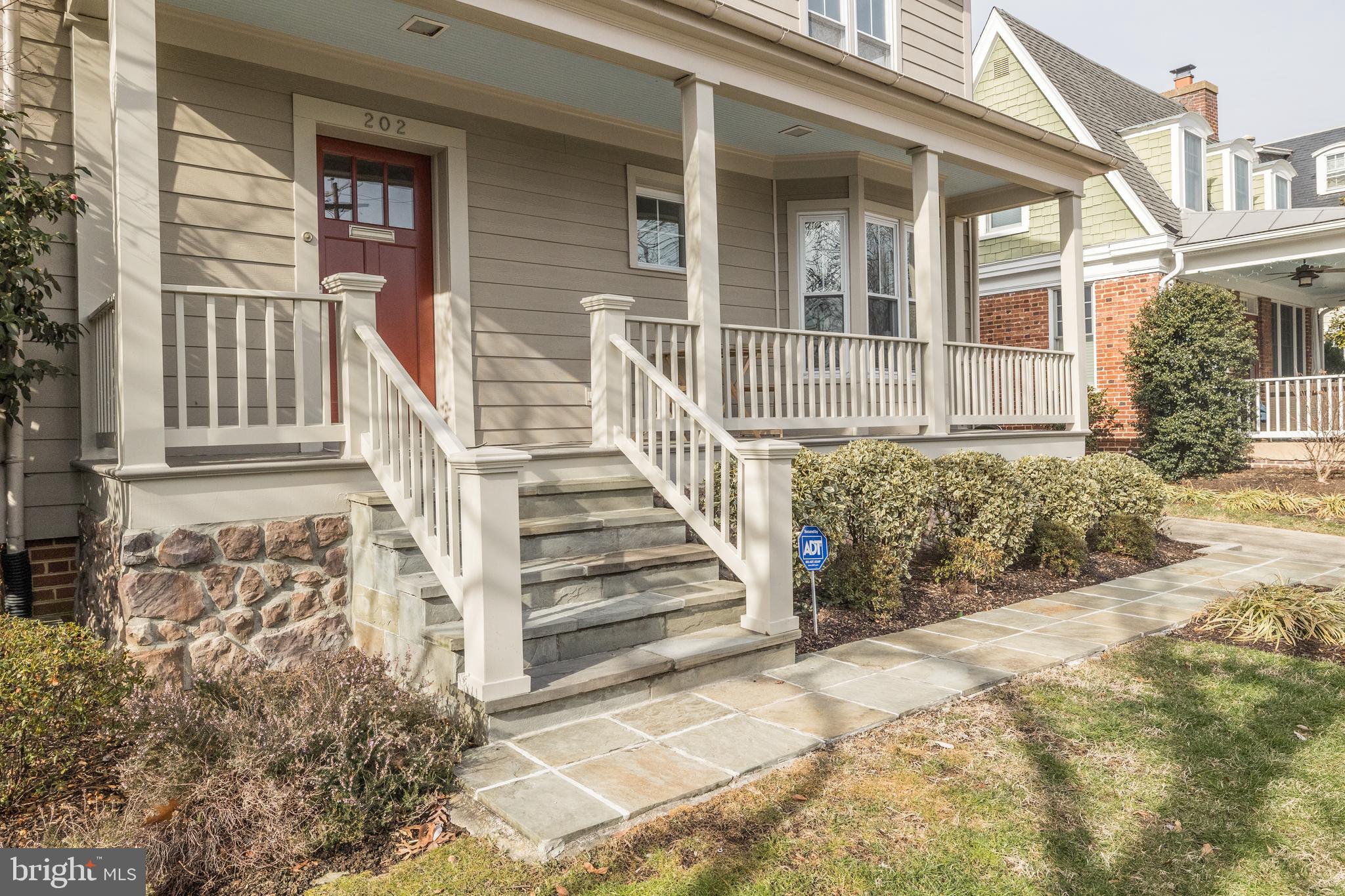 202 Russell Road Alexandria, VA 22301 - Photo 3 of 70