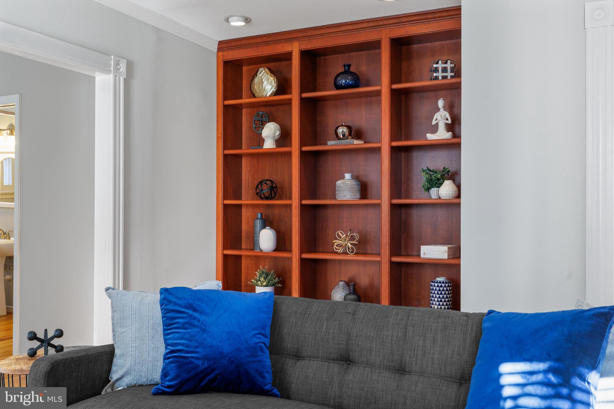 202 Russell Road Alexandria, VA 22301 - Photo 9 of 70