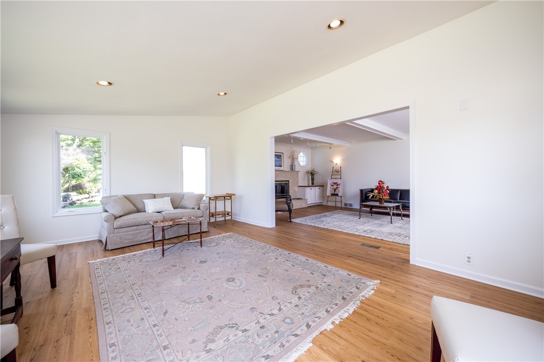 460 Stone Road Pittsford, NY 14534 - Photo 12 of 46 Gallery Image 12