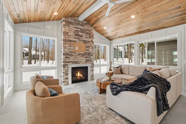 $1,788,000 | 14805 Crst Vw Court, South Haven, MI 49090