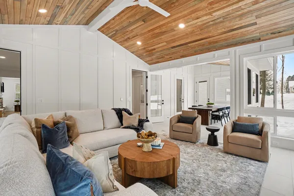 $1,788,000 | 14805 Crst Vw Court, South Haven, MI 49090