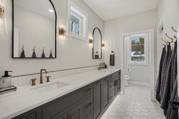 $1,788,000 | 14805 Crst Vw Court, South Haven, MI 49090