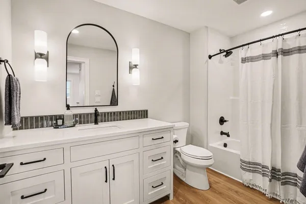 $1,788,000 | 14805 Crst Vw Court, South Haven, MI 49090