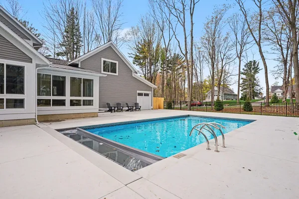 $1,788,000 | 14805 Crst Vw Court, South Haven, MI 49090