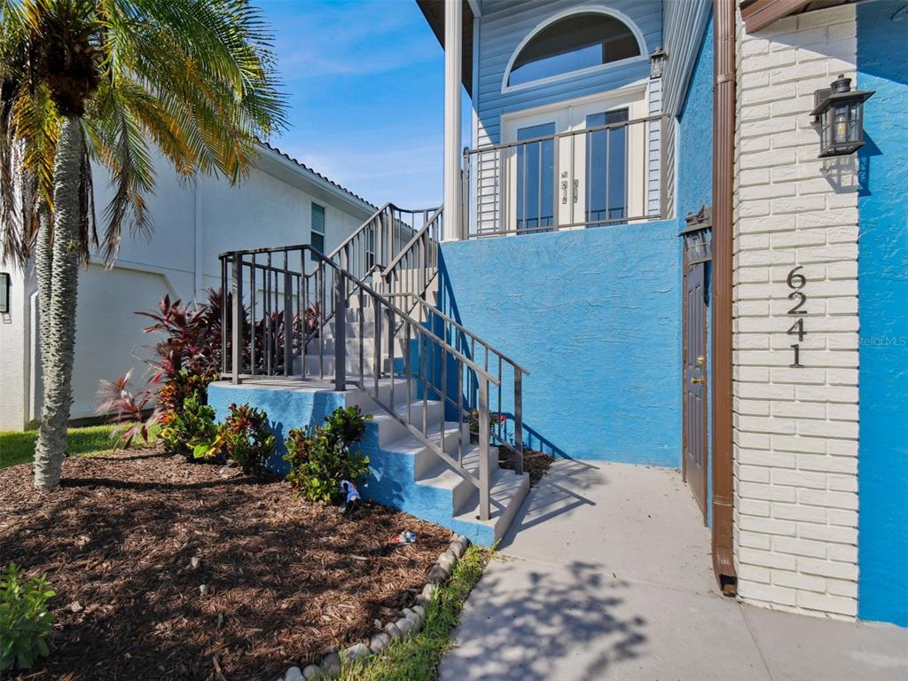 6241 Bayside Drive New Port Richey, FL 34652 - Photo 8 of 95