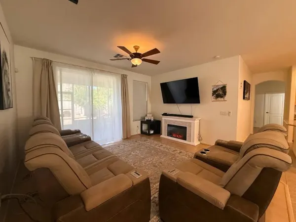 $2,500 | 3038 West Trapanotto Road, Phoenix, AZ 85086