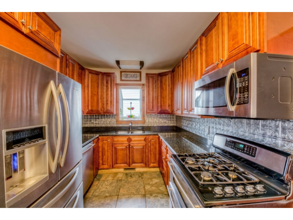 Nice kitchen finishes