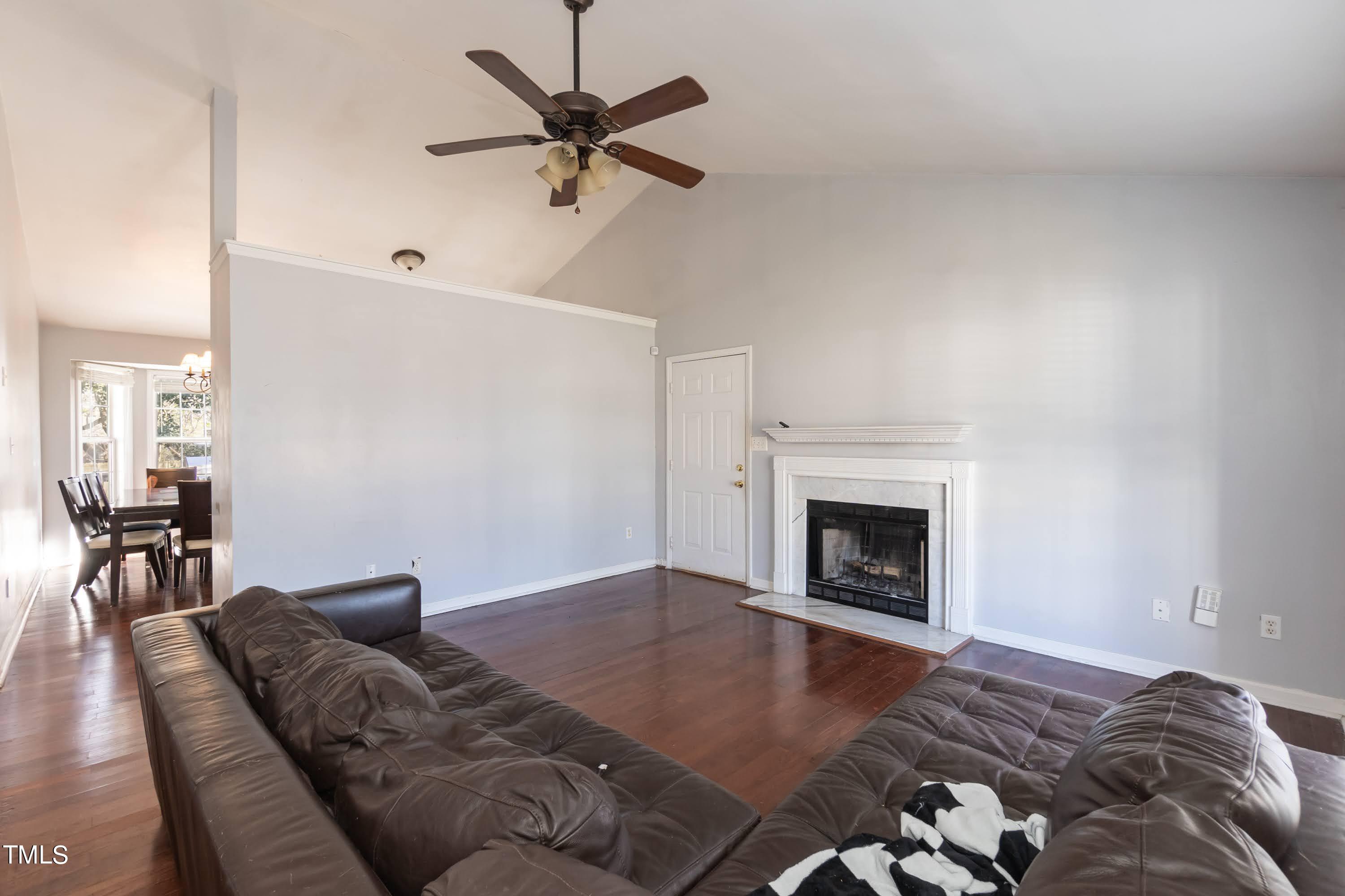 5708 Angelfish Court Raleigh, NC 27610 - Photo 15 of 29 Living 03
