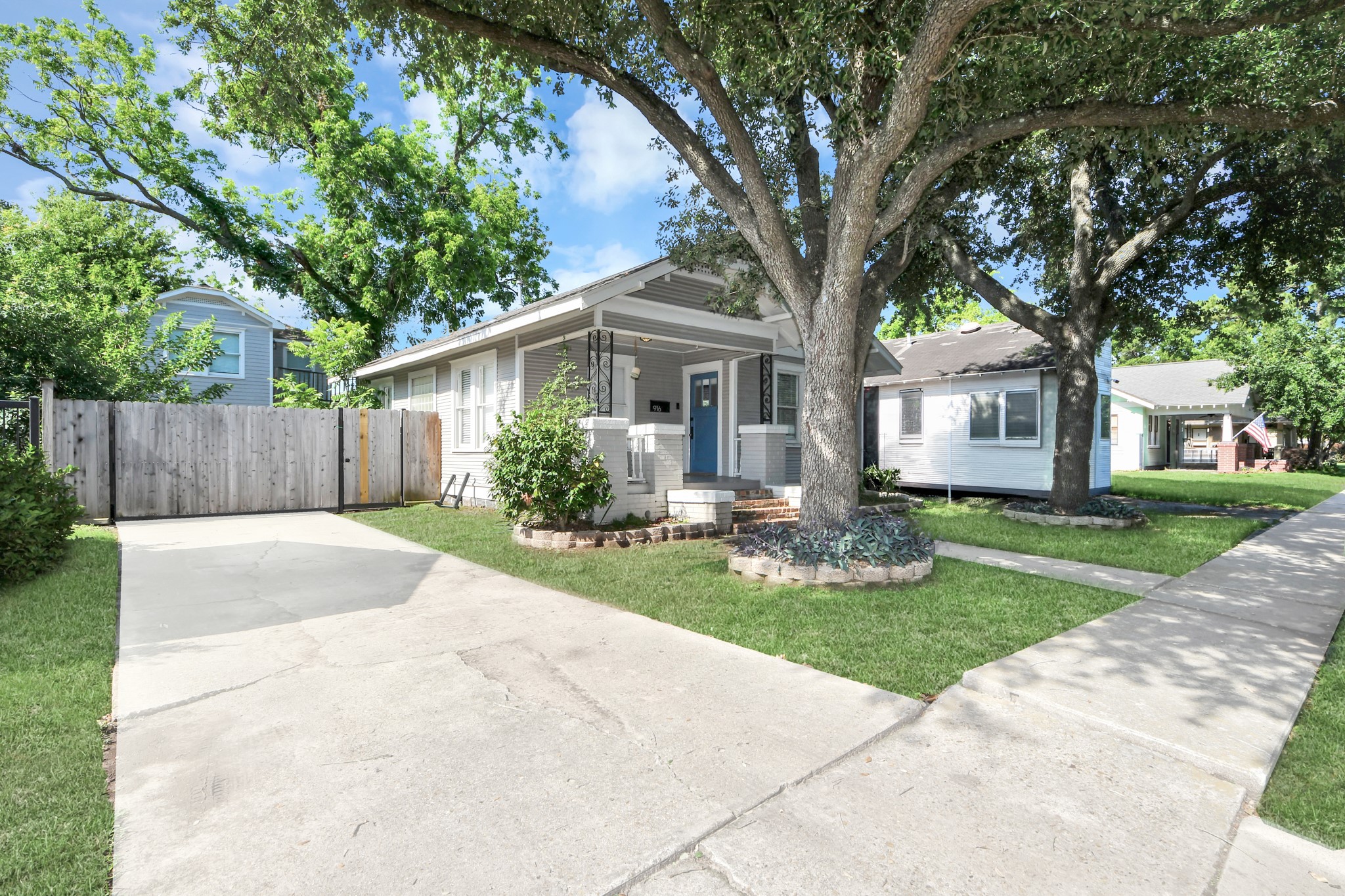 916 West Cottage Street Houston, TX 77009 - Photo 4 of 31