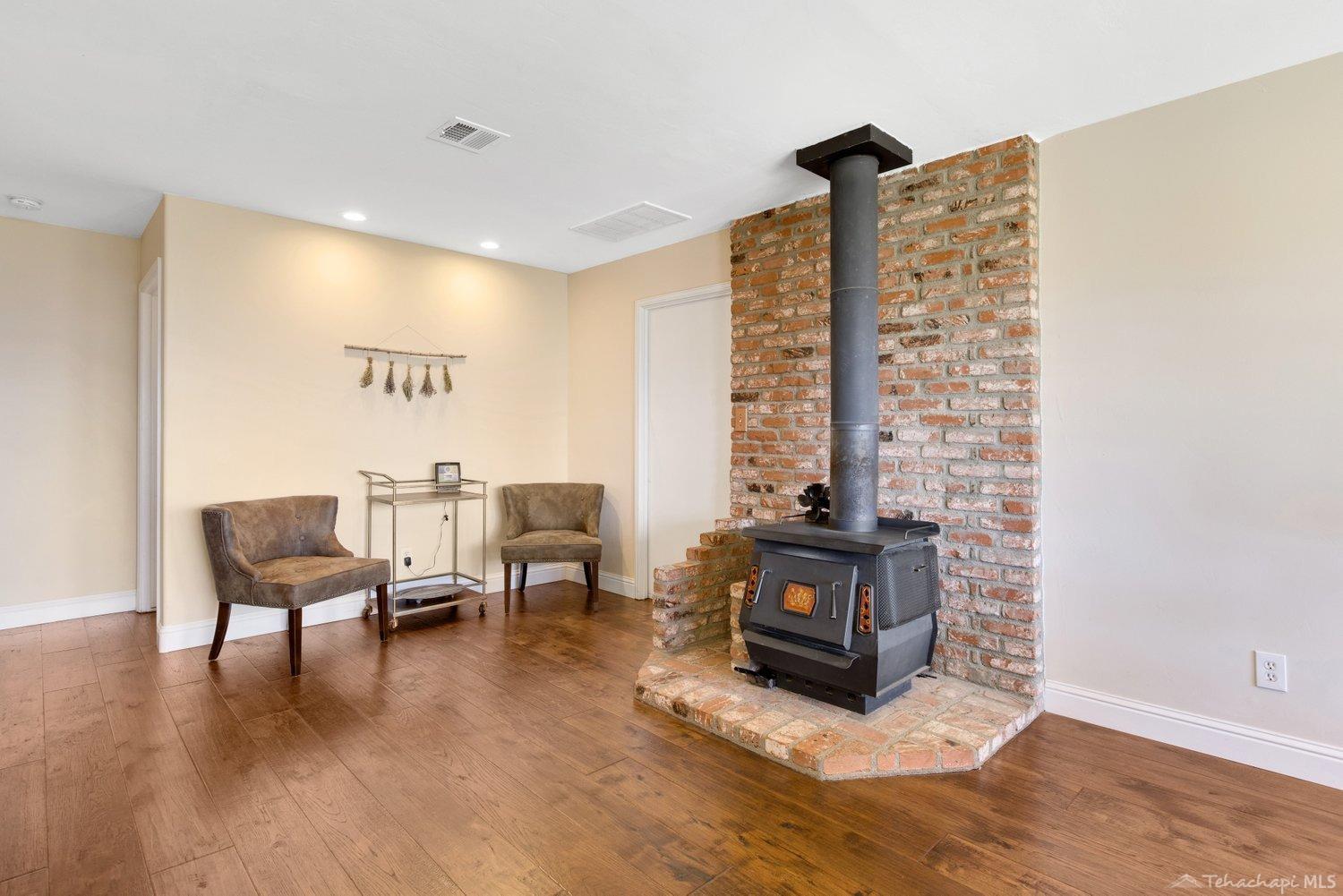 21218 Pine Ridge Drive Tehachapi, CA 93561 - Photo 21 of 62 Gallery Image 21