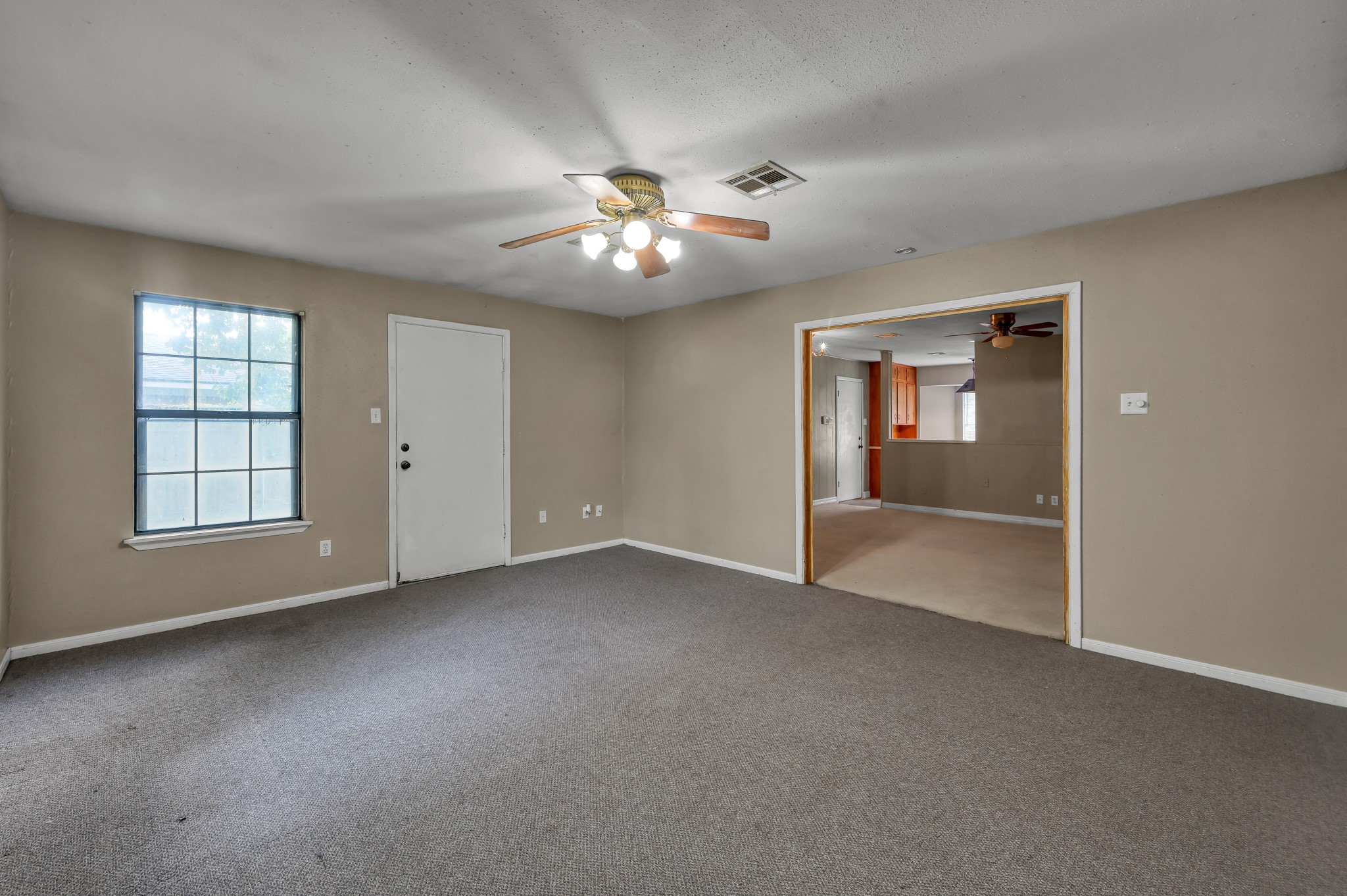 405 Wilson Road Conroe, TX 77301 - Photo 16 of 29