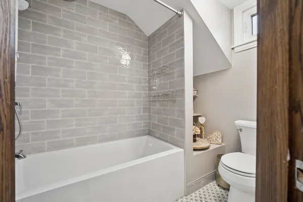 $739,900 | 283 North Michigan Street, Elmhurst, IL 60126