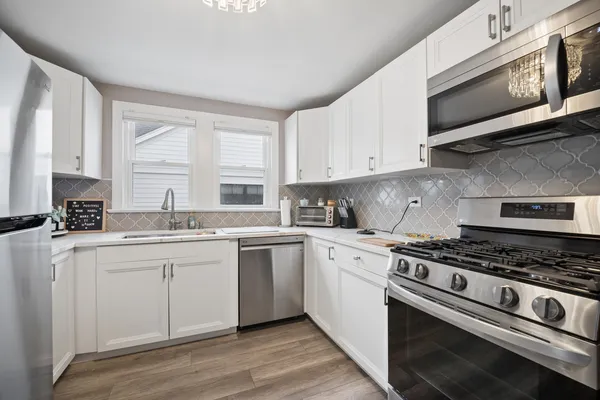 $739,900 | 283 North Michigan Street, Elmhurst, IL 60126