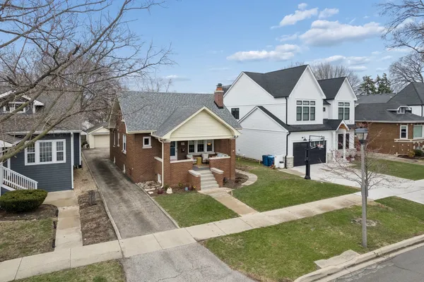 $739,900 | 283 North Michigan Street, Elmhurst, IL 60126
