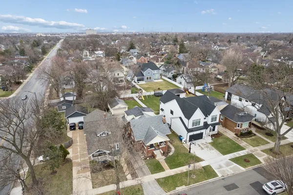 $739,900 | 283 North Michigan Street, Elmhurst, IL 60126