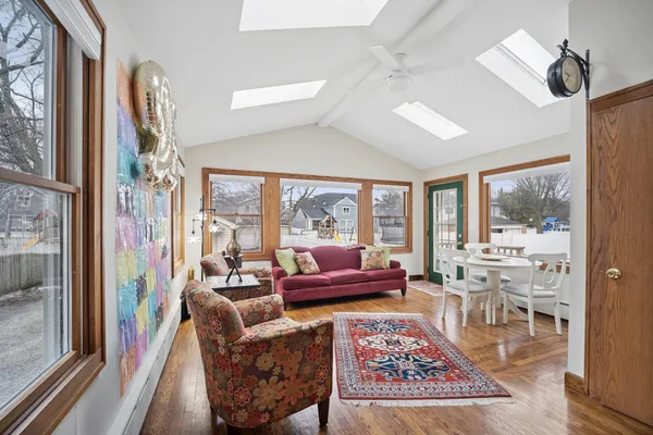 $739,900 | 283 North Michigan Street, Elmhurst, IL 60126