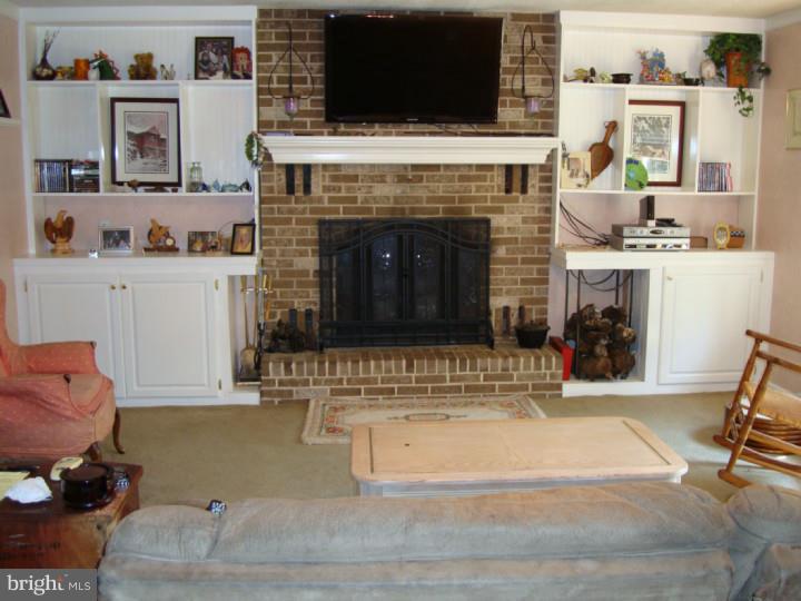 323 Styer Road Glenmoore, PA 19343 - Photo 9 of 22 Family Room