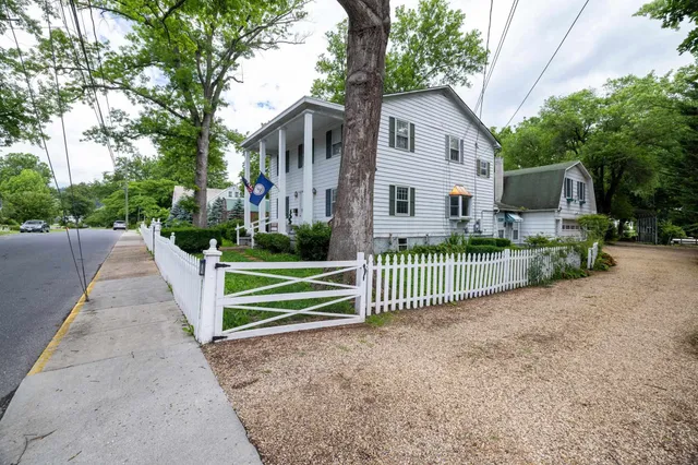 $445,000 | 104 West College Street, Bridgewater, VA 22812