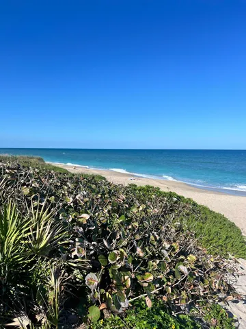 a sign that is on the wall of a building