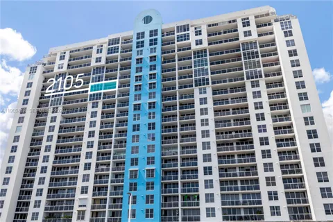 $839,000 | 1800 Sunset Harbour Drive, Unit 2105, Miami Beach, FL 33139