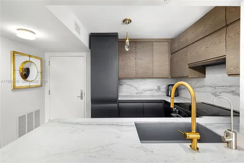 $839,000 | 1800 Sunset Harbour Drive, Unit 2105, Miami Beach, FL 33139